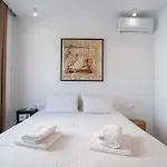 Helmos Family Apartment *