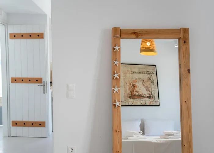 Helmos Family Naxos City