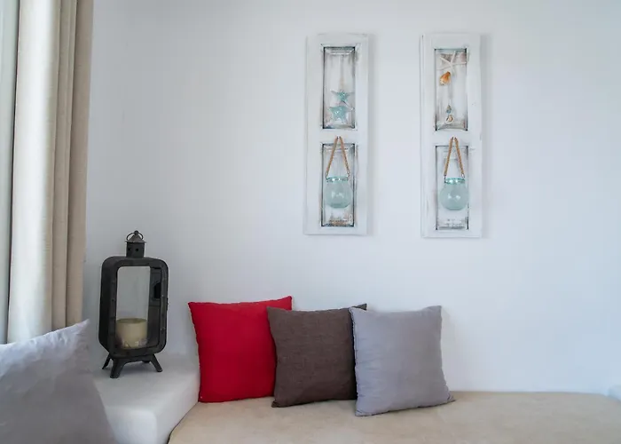 Helmos Family Naxos City