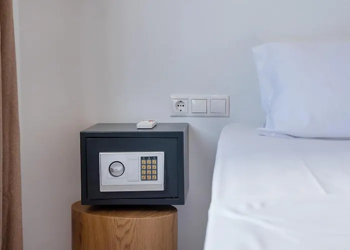 Helmos Family Naxos City