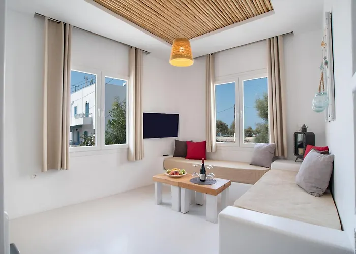 Helmos Family * Naxos City